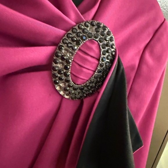 Luisa Spagnoli size 6 crop shiny fusia Blazer with Decorative Brooch EUC * - Picture 4 of 16